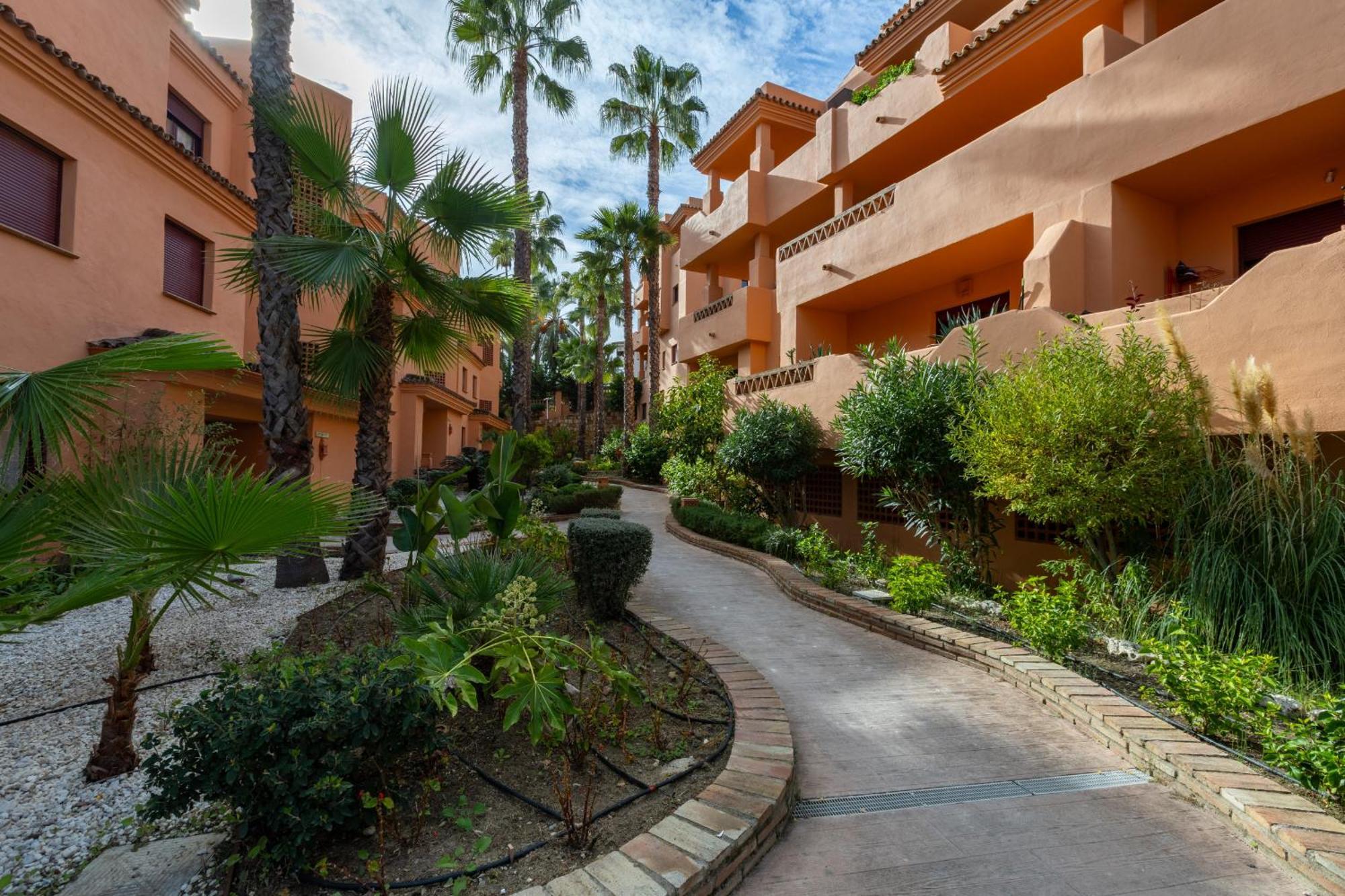 Royal Marbella Golf Resort เอสเตโปนา ภายนอก รูปภาพ